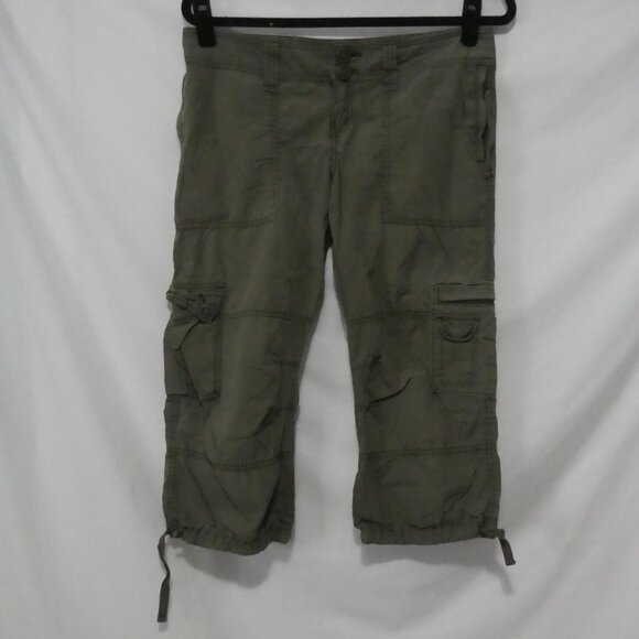 TALULA | size 4 | Versatile Khaki Cargo Capris with Pockets - Picture 1 of 16